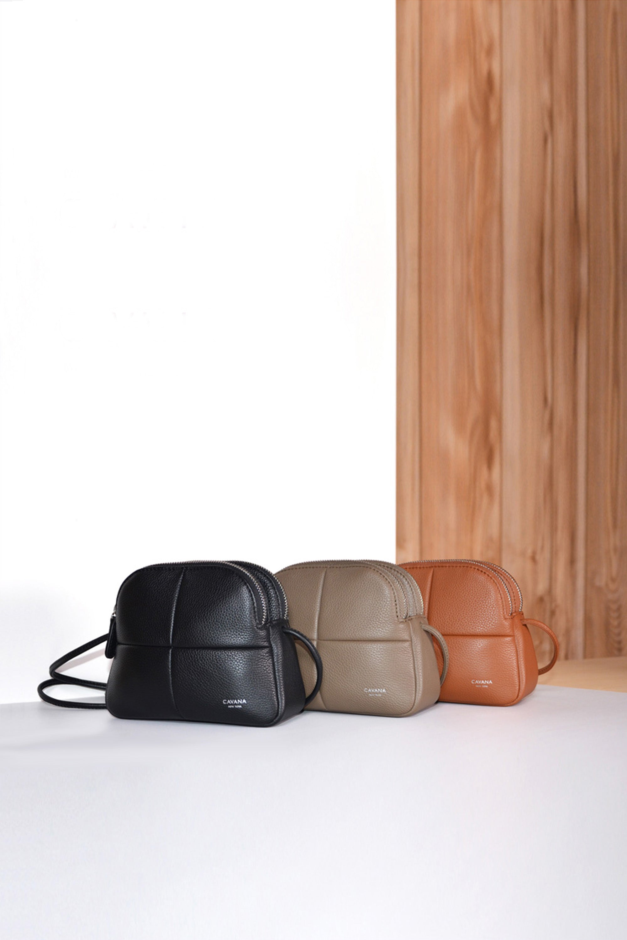 MILAN SQUARE BAG IN BLACK