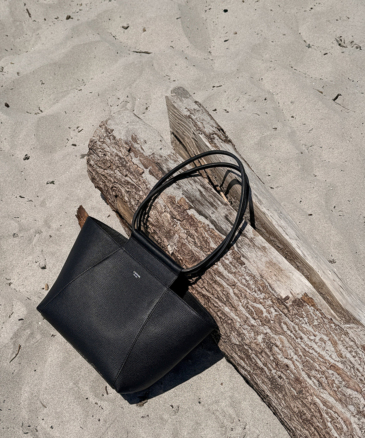 MANHATTAN TOTE IN BLACK